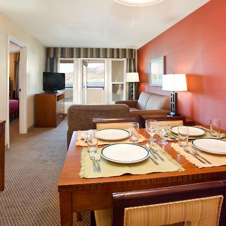 Holiday Inn Hotel & Suites Osoyoos By Ihg Номер фото