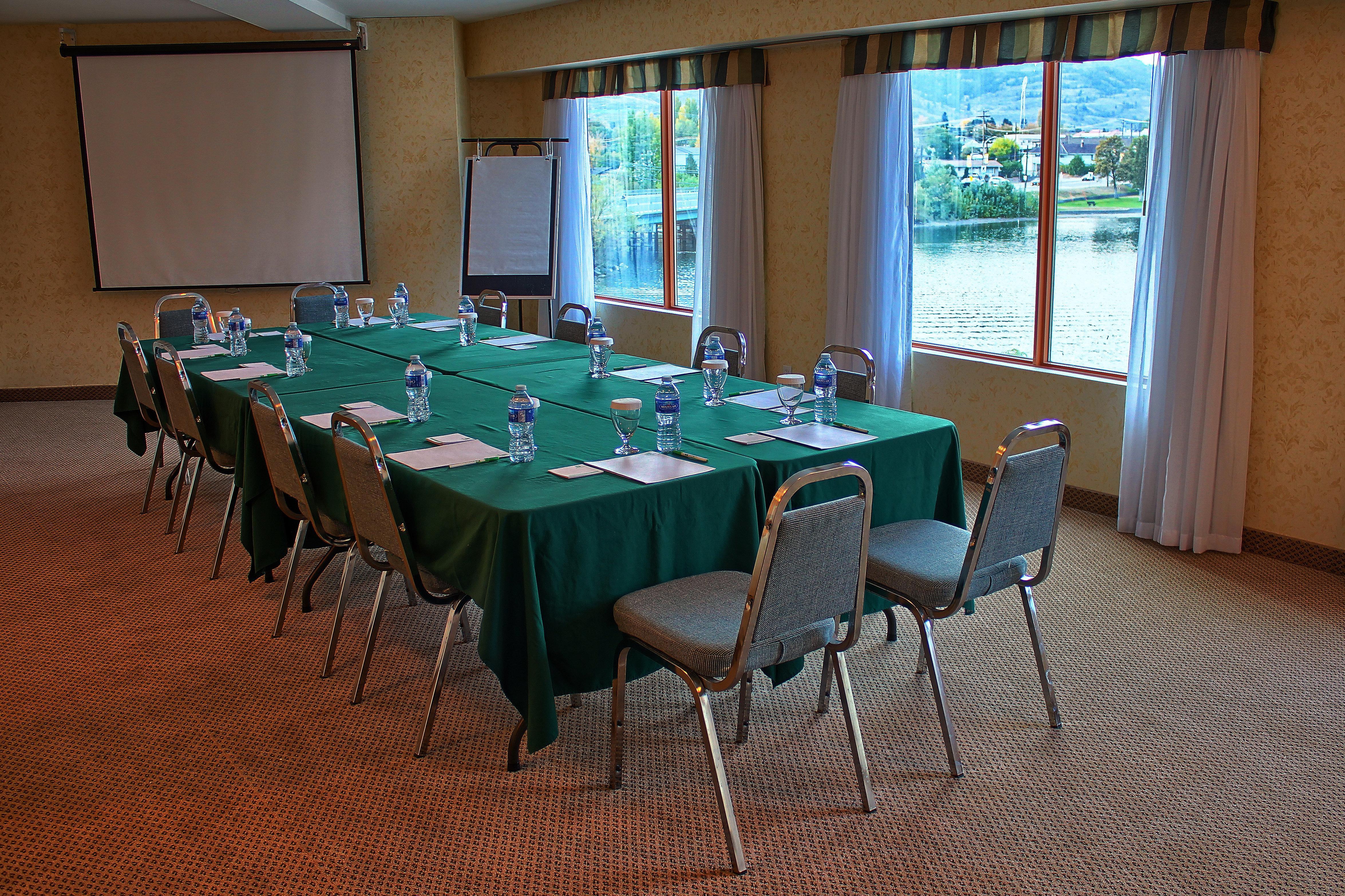 Holiday Inn Hotel & Suites Osoyoos By Ihg Экстерьер фото