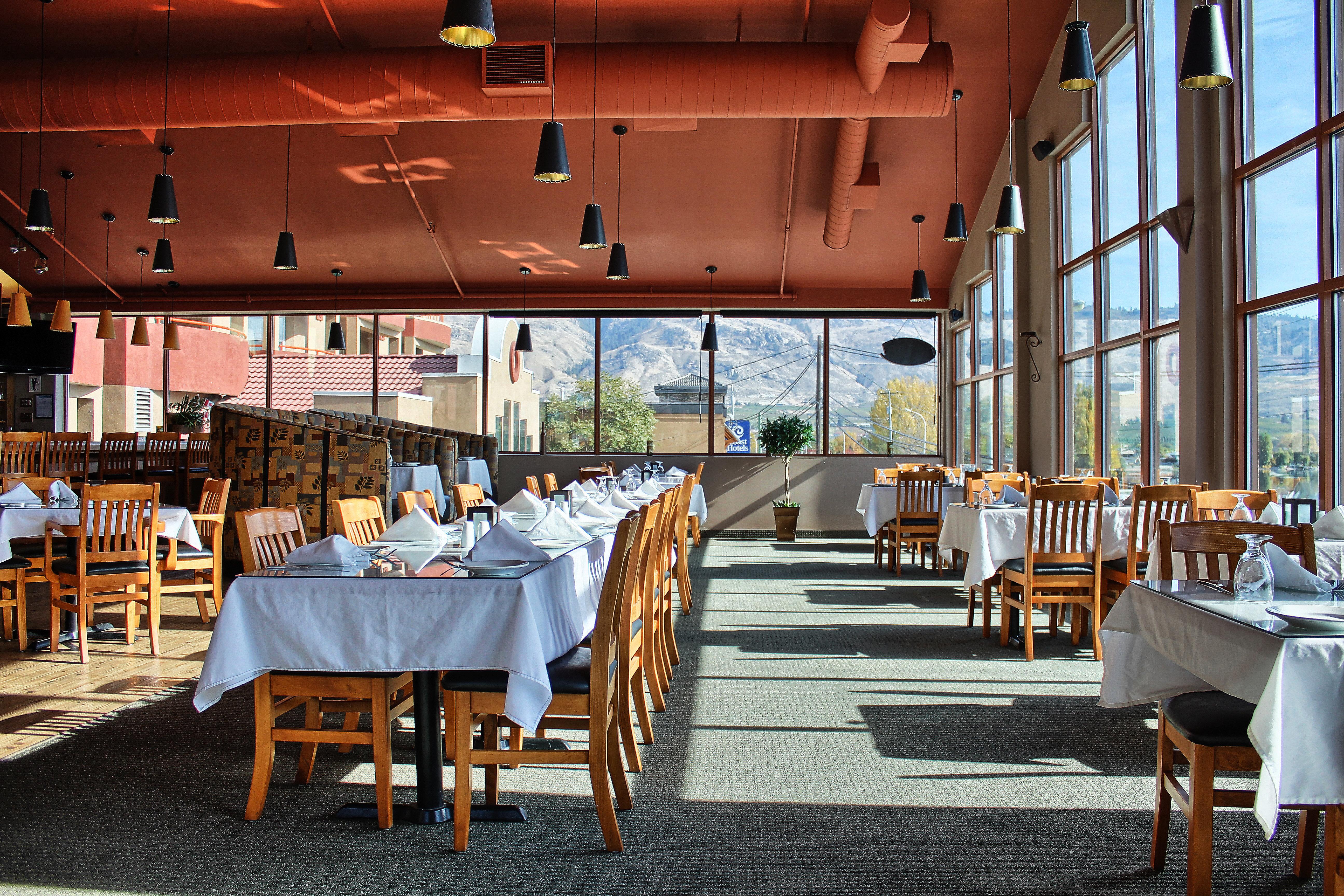 Holiday Inn Hotel & Suites Osoyoos By Ihg Экстерьер фото
