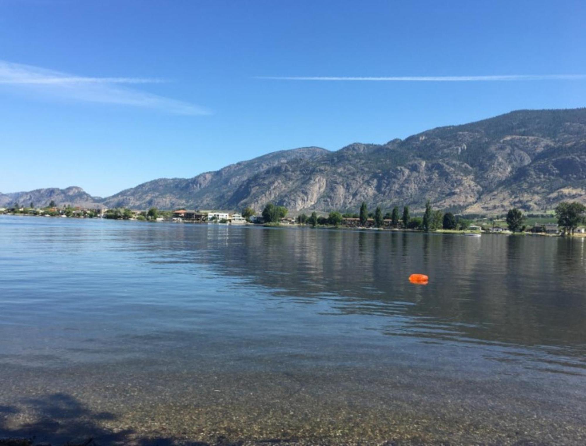 Holiday Inn Hotel & Suites Osoyoos By Ihg Экстерьер фото